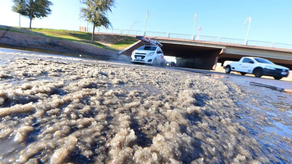 hielo en la calle